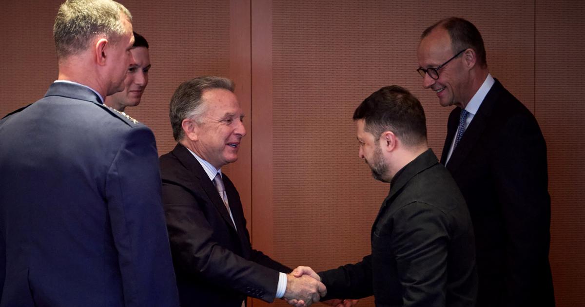 de nouveaux pourparlers américano-ukrainien prévus lundi, après un dimanche de négociations