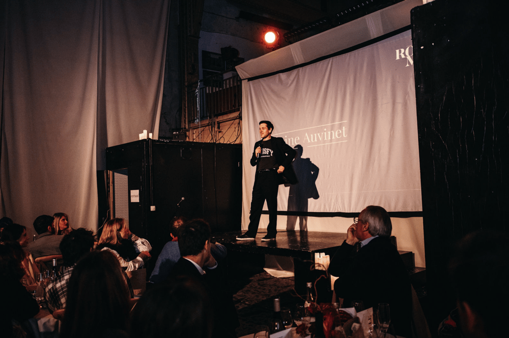 Cinq personnalités 'modèles de réussites' en matière de fédération des communautés ont pris la parole ce 3 décembre (ici Antoine Auvinet, PDG de Satisfy)