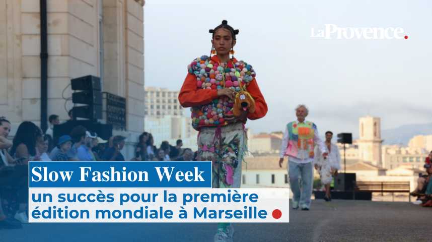 Hommage aux trois gendarmes tués par un forcené, le 28 décembre 2020 à Ambert (Puy-de-Dôme).