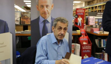 Nicolas Sarkozy en dédicace, fausses rumeurs d'enlèvements... L’info à midi en Île-de-France