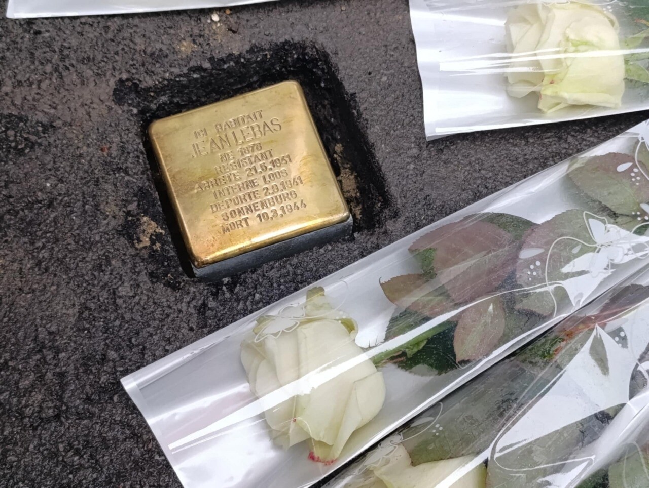 l’ancien maire de Roubaix Jean Lebas honoré avec un « pavé de la mémoire »