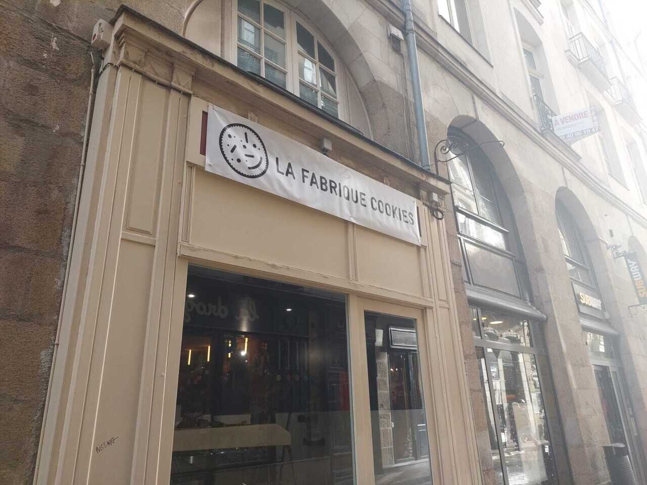 un magasin de cookies ouvre dans le centre