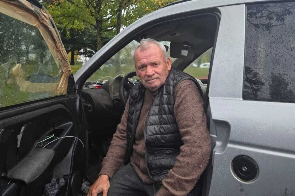 Marc, 31 ans, vit dans sa voiture à Saint-Herblain. Il s'inquiète face à l'arrivée de l'hiver.