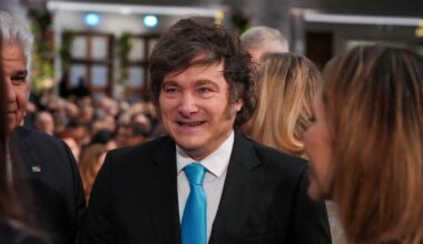 Javier Milei affirme que des pourparlers sont en cours pour lever l’embargo sur les armes mis en place par le Royaume-Uni depuis 1982, Londres dément