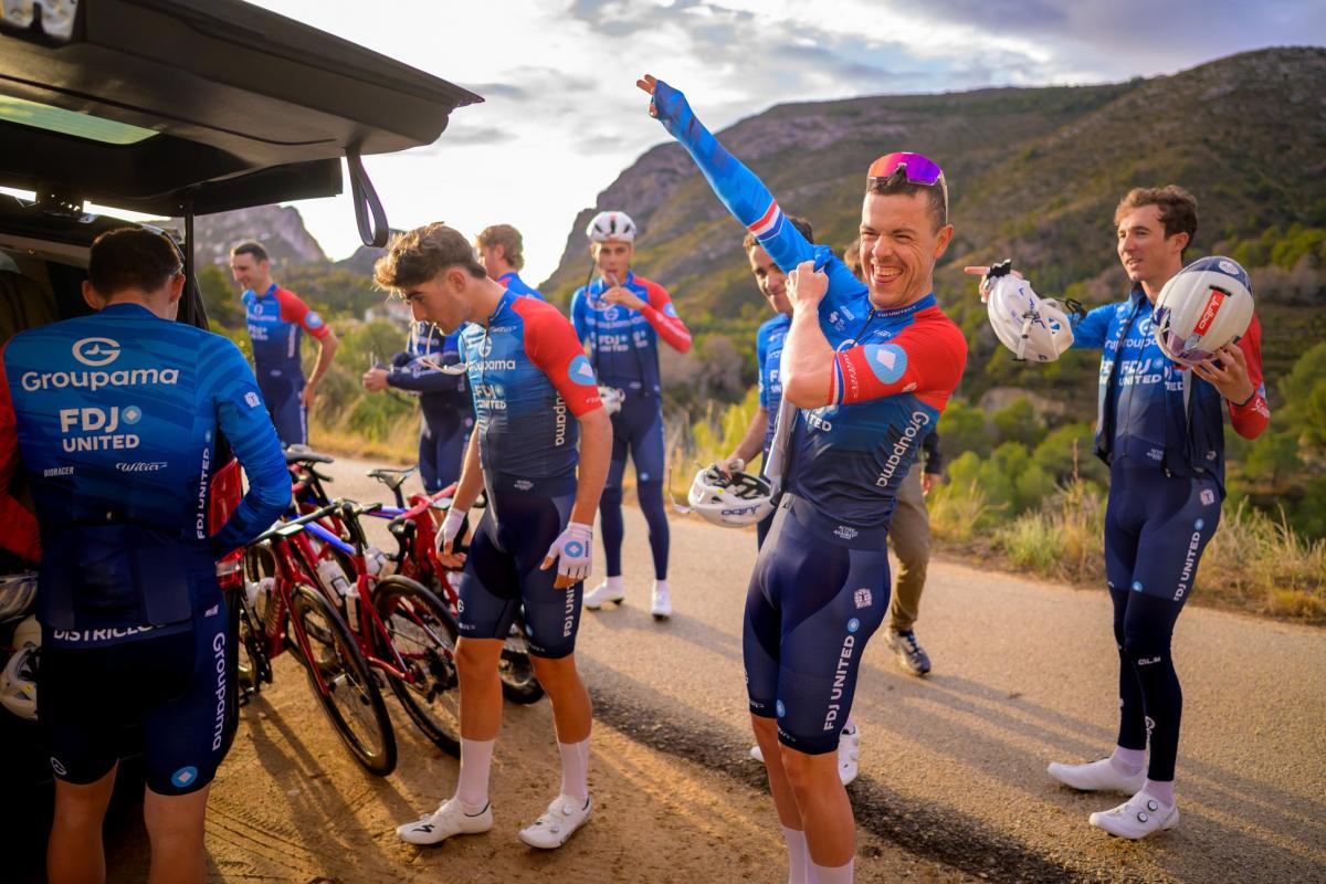 Comment l'équipe Groupama-FDJ prépare la future saison cycliste dans la douceur espagnole de Calpe, au bord de la Méditerranée