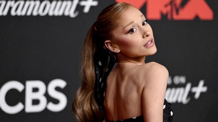 Ariana Grande, réagit aux nombreuses commentaires sur son physique.