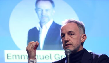 Municipales 2026 à Paris : Emmanuel Grégoire ouvre la porte à une vente du Parc des Princes pour garder le PSG