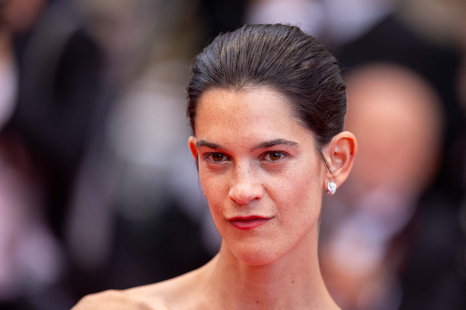 Suzanne Lindon dévoile le look de fêtes idéal