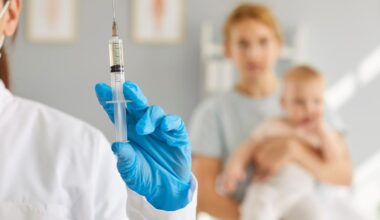 «Il est encore temps de se faire vacciner», affirme la ministre de la Santé