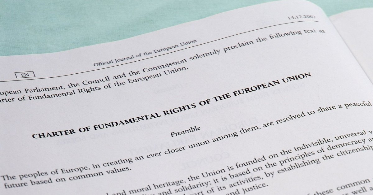 Un quart de siècle de Charte des droits fondamentaux de l’Union européenne : quel bilan ?