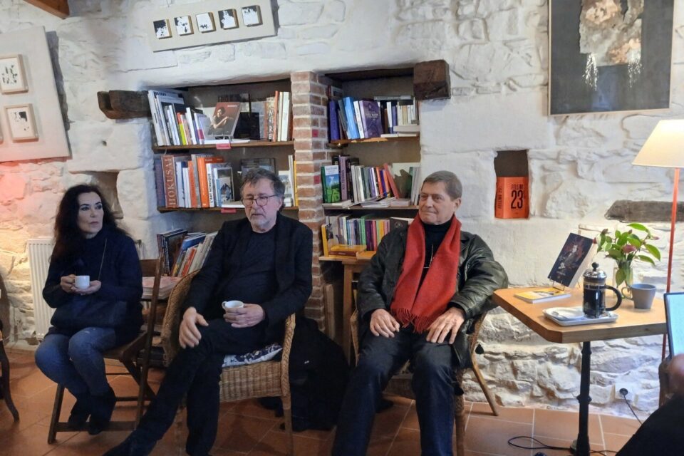 Jean-Michel Djian et Yves Revault d'Allones pendant le débat au Bel Aujourd'hui