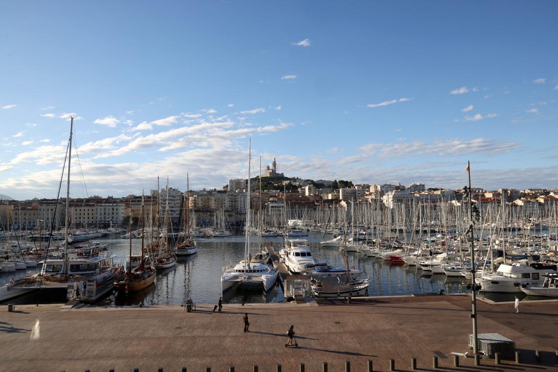 à Marseille, des quartiers entiers se barricadent et privatisent des voies publiques