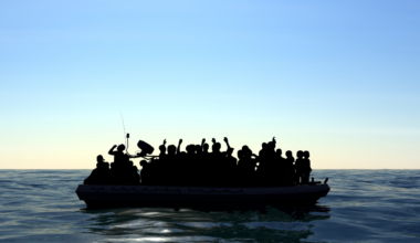 Le Conseil d’État rejette un recours dirigé contre le décret de publication de l’accord franco-britannique sur la prévention des traversées périlleuses