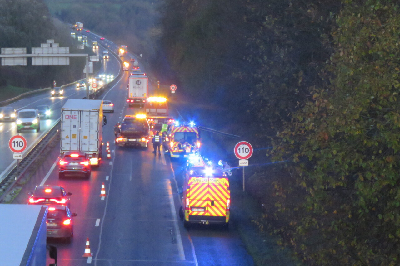 un homme blessé, des gros bouchons