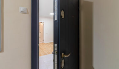 Paris : deux cambrioleuses serbes condamnées après avoir dévalisé des touristes dans le quartier des Champs-Élysées