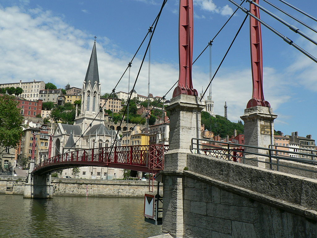À Lyon, une jeune femme tirée de la Saône grâce à deux passants