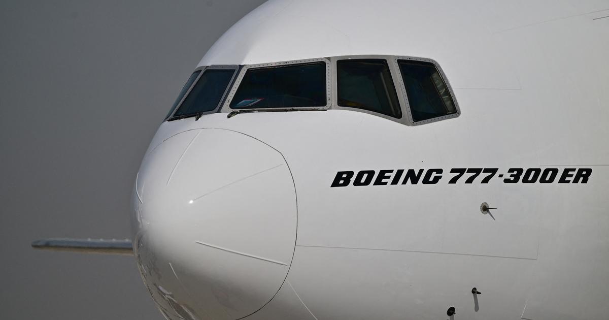 Un incident de moteur d'un Boeing 777 provoque un incendie à l’aéroport de Washington