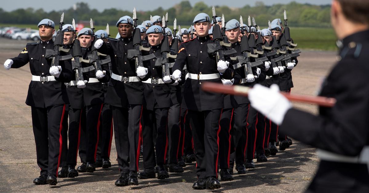 Le Royaume-Uni lance une formation rémunérée pour attirer des jeunes dans l'armée