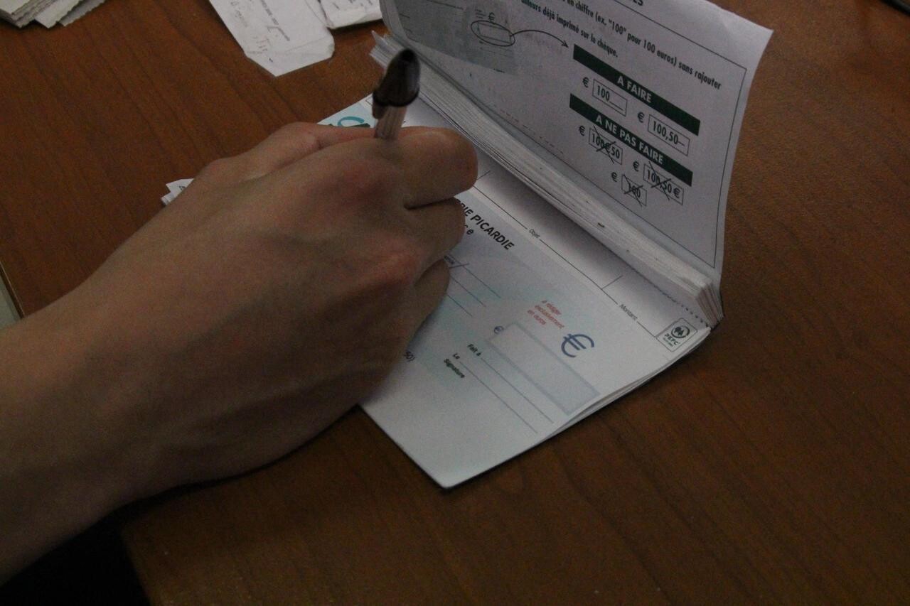 pourquoi il faut se méfier de ces vendeurs qui font du porte-à-porte en ce moment