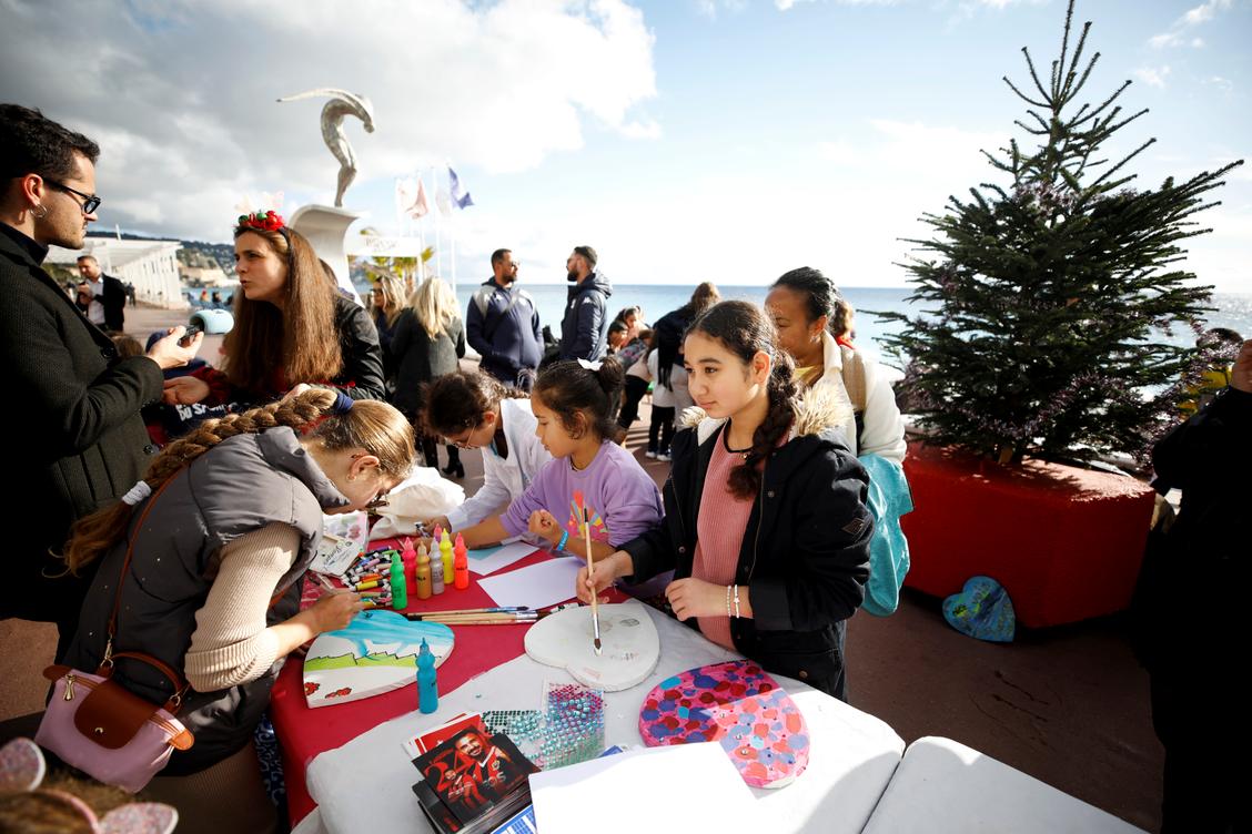 À Nice, des sapins de Noël pour les victimes de l’attentat du 14 juillet 2016