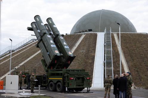 La Luftwaffe présente un bouclier antimissiles Arrow à Annaburg, en Allemagne, le 3 décembre 2025.