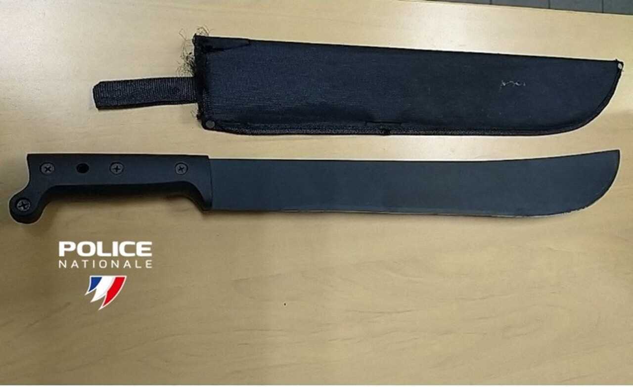 Près de Nantes, il menace ses voisins avec une machette : un homme arrêté