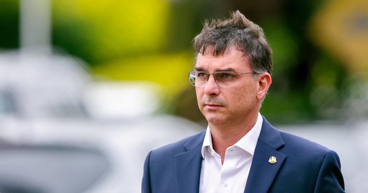 Flavio Bolsonaro, fils aîné de l’ancien dirigeant déchu, affirme que son père l’a désigné comme son successeur politique
