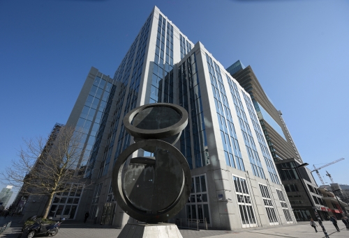 Le Belgique perd une bataille dans le dossier des avoirs russes gelés : l’Union européenne franchit une nouvelle étape en faveur d’un prêt pour l’Ukraine