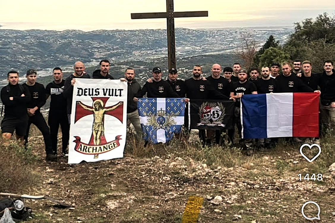 Qui se cache derrière la croix géante du baou de Saint-Jeannet ?