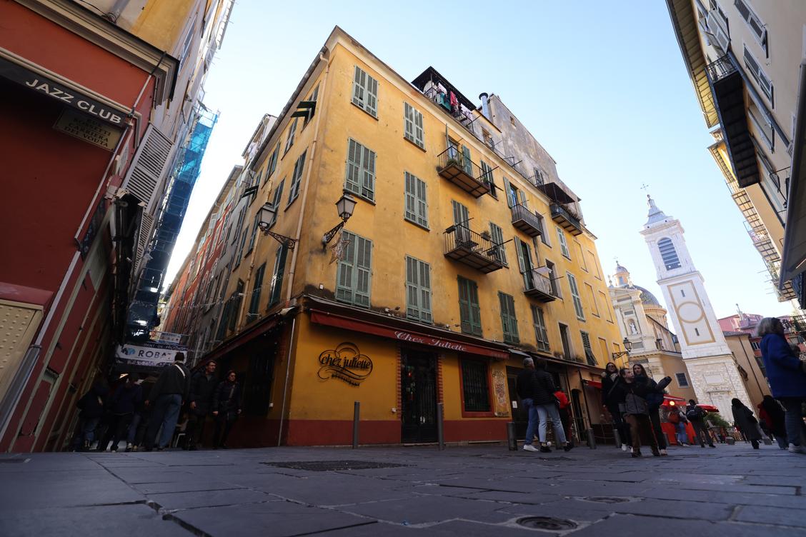 violemment agressés la nuit par une bande cagoulée dans le Vieux-Nice, ils témoignent