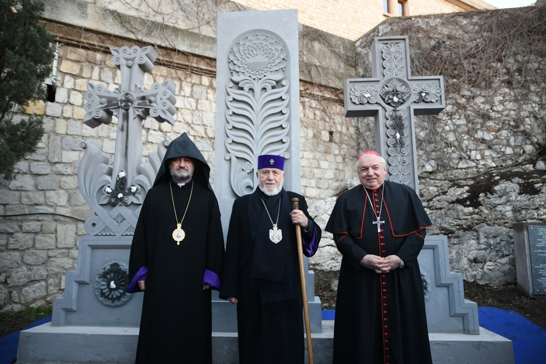 Le Catholicos Karékine II en visite à Marseille : hommage à la foi et à la culture arméniennes