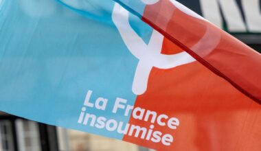 l’extrême gauche en ordre dispersé face au PS et à la droite