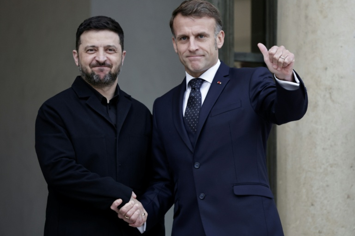 Guerre en Ukraine: Zelensky à Paris en plein va-et-vient diplomatique orchestré par Trump - 01/12/2025 à 11:35