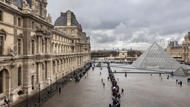 Le musée du Louvre à Paris, le 19 novembre 2025.