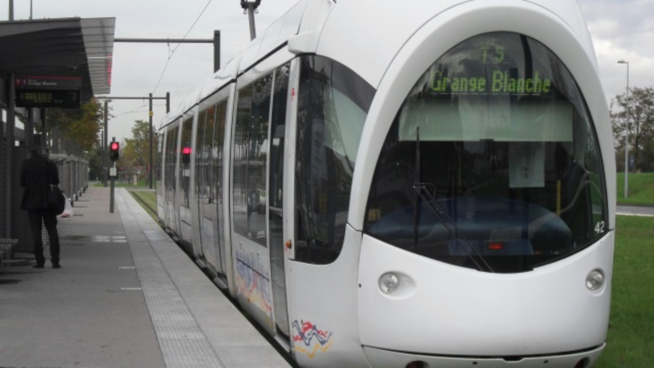 plusieurs lignes de tram perturbées vendredi pour le début de la fête des Lumières à Lyon