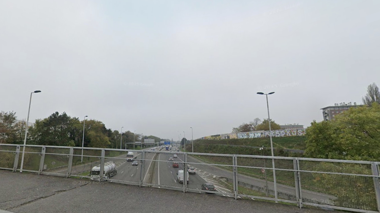 une femme fait une chute mortelle d’un pont enjambant l’autoroute A25