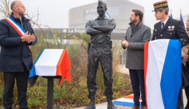 une statue du colonel Arnaud Beltrame inaugurée dans le lycée qui porte son nom