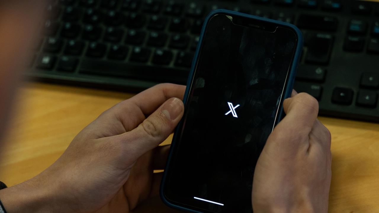 l’Union européenne inflige une amende de 120 millions d’euros à X