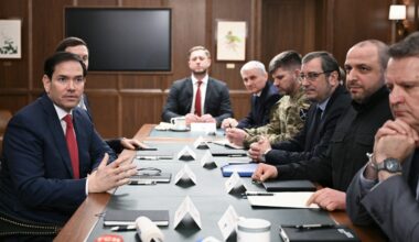 Ukrainiens et Américains poursuivent leurs discussions en Floride