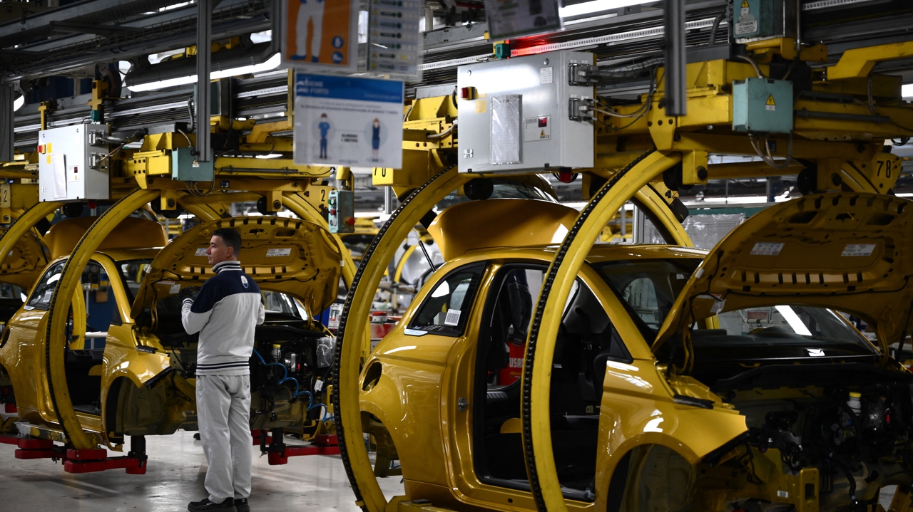 L’Europe va-t-elle assouplir le passage au tout-électrique prévu pour 2035 ?