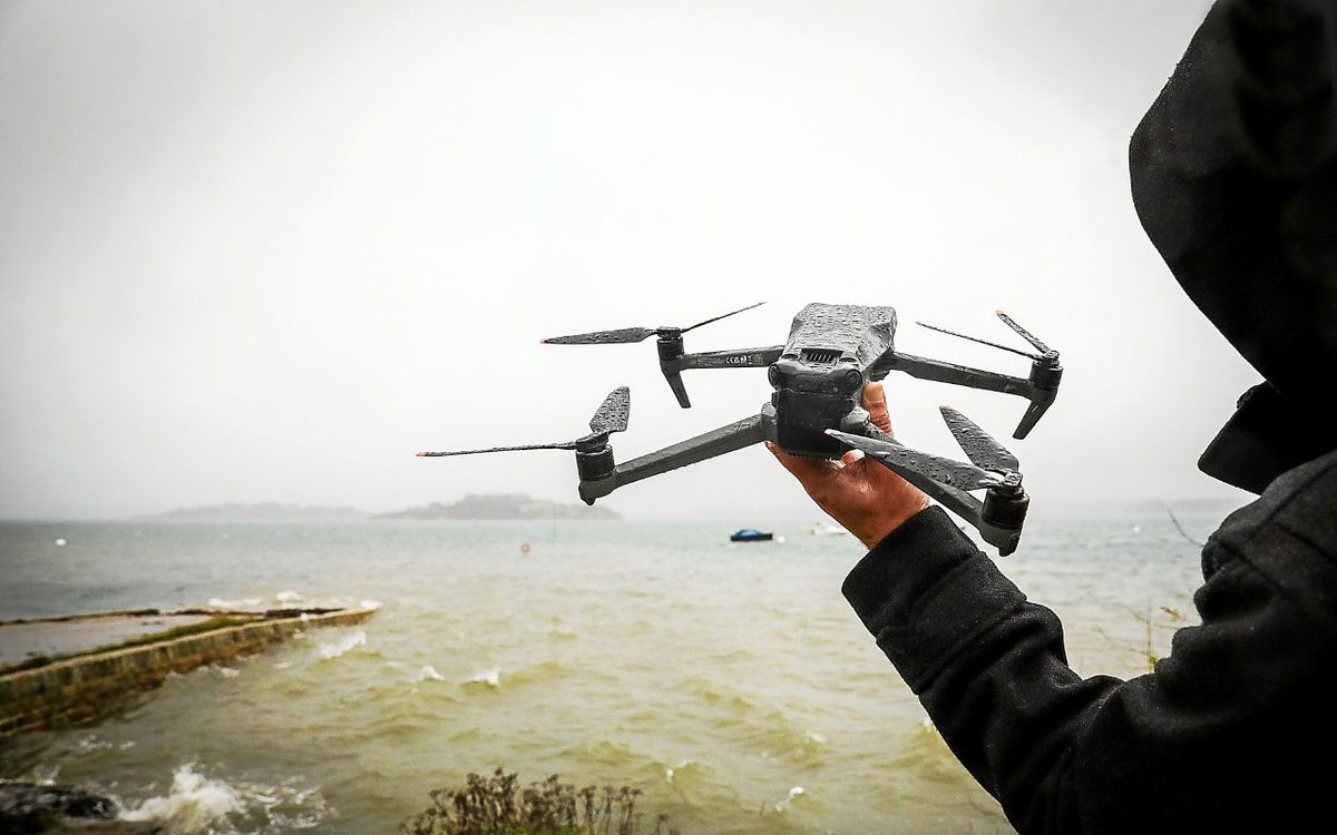 Survol de drones : quatre menaces planent sur l’Île-Longue