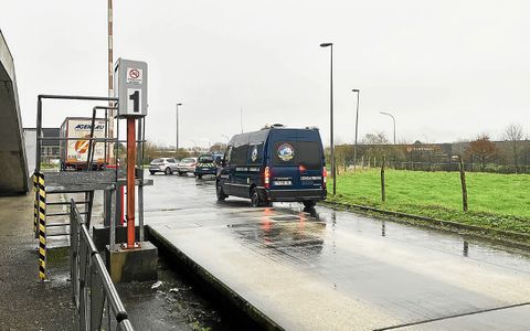 Le corps d’un nourrisson a été découvert ce lundi 8 décembre 2025, au matin, au centre de tri de déchets de la collecte sélective TriGlaz, à Plouédern (29). L’identification criminelle est arrivée à 11 h 55.