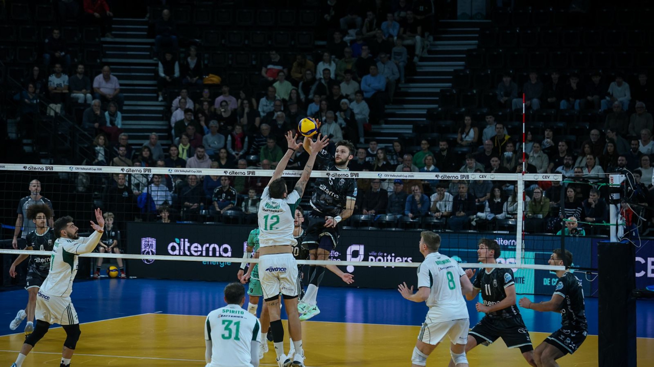 DIRECT. Revivez la belle victoire de l'Alterna Stade Poitevin Volley-Ball en trois sets face au Panathinaïkos
