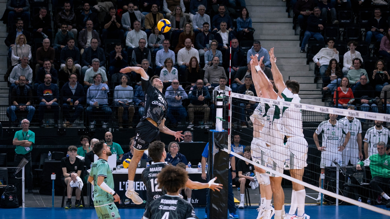 Pujol avait "envie de prendre ses responsabilités", lors de la victoire de Poitiers face au Panathinaïkos en Coupe CEV