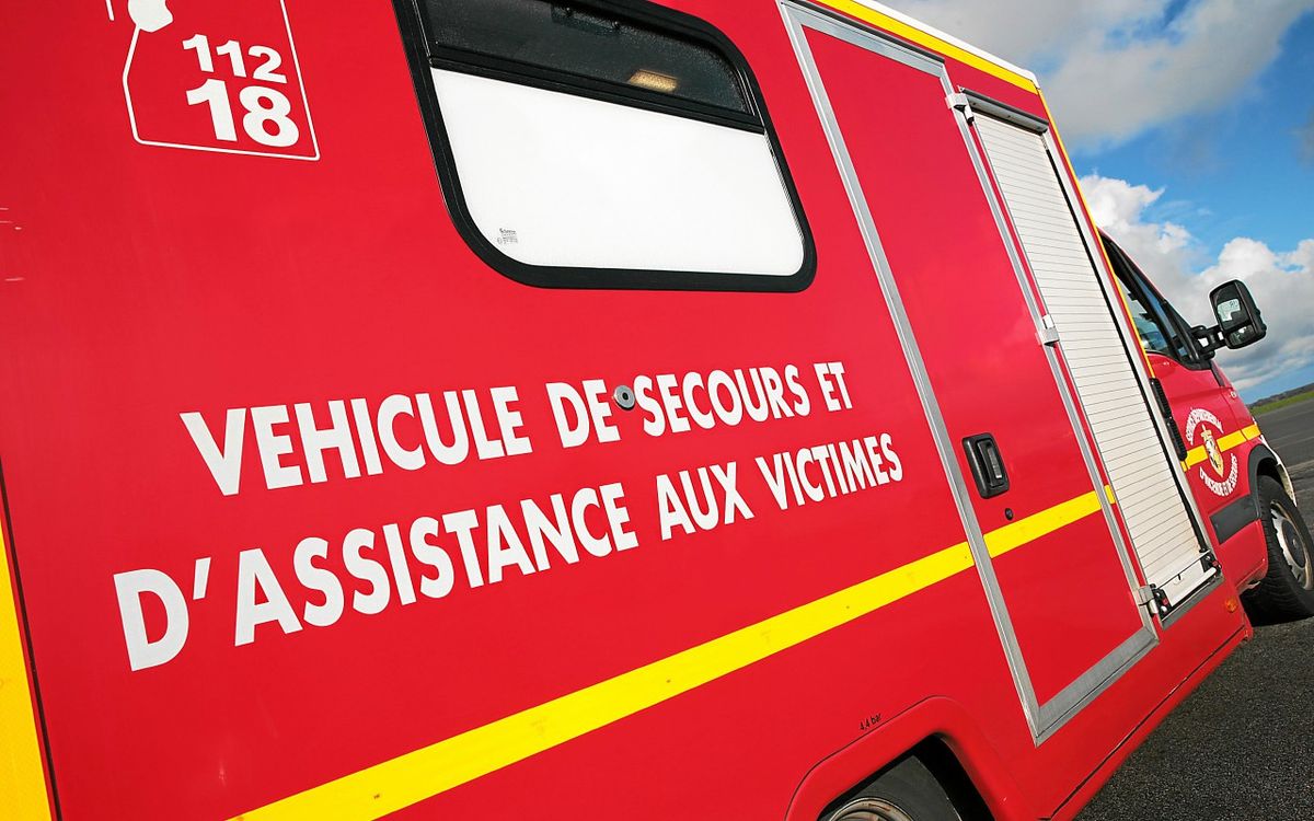 Piégée dans sa voiture, une septuagénaire en urgence absolue après un accident de la route à la sortie de Rennes