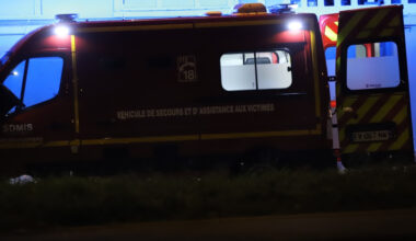 il traverse l'A89 à pied après un accident, un homme mortellement percuté