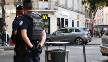 une banderole anti-police déployée à la Guillotière, une jeune femme dans le viseur des enquêteurs