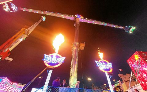 Culminant à 70 mètres de haut, le Flasher est l’attraction la plus élevée sur la fête foraine cette année.