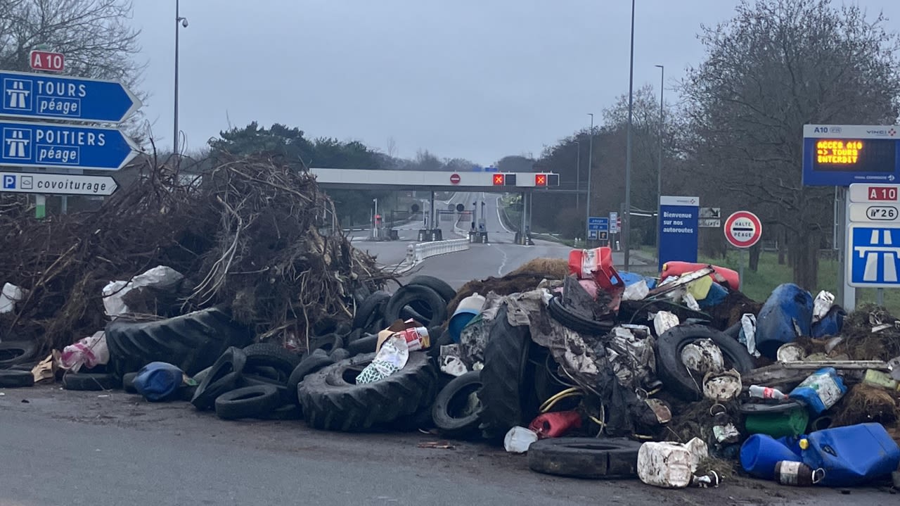 Les entrées de l’A10 sont entravées à Châtellerault.