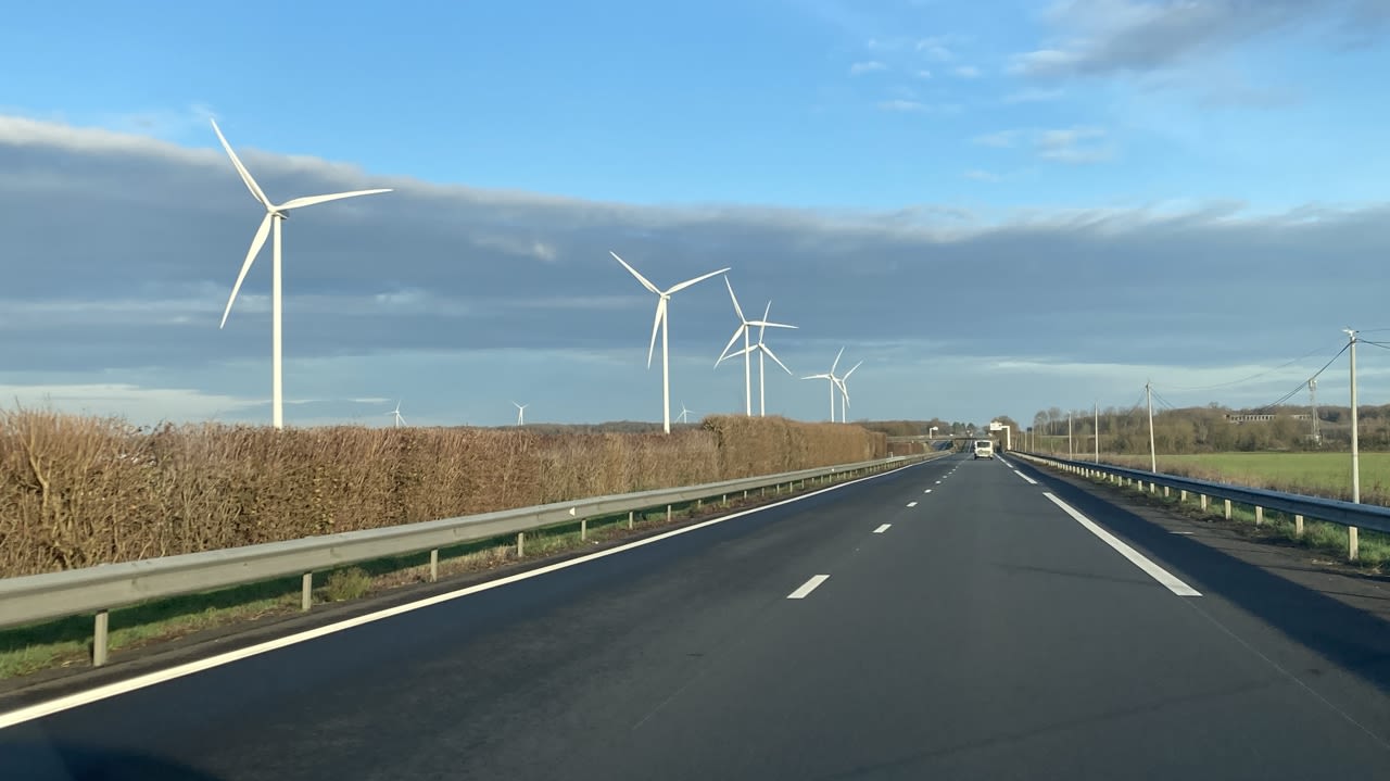 Aucun poids lourd à l’horizon sur la N10, une image forte.